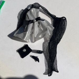 Vintage Fashion Avenue Barbie Silver and Black Dress Set (Not in Box)